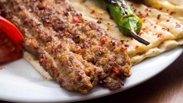 طرز تهیه کباب کوبیده مجلسی و نکاتی طلایی برای پختن آن