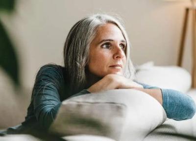 10 شباهت بحران های میانسالی و بحران های هویتی دیجیتال